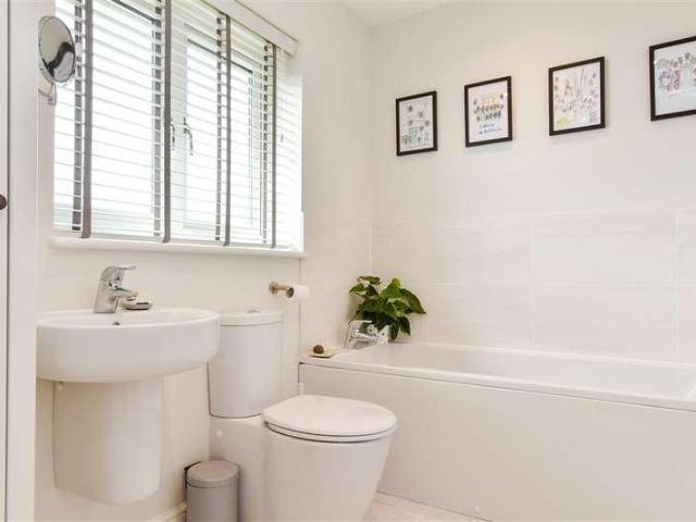House for sale in Barnham and Eastergate, Clapham