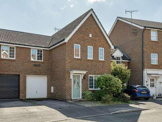 House for sale in Winnersh