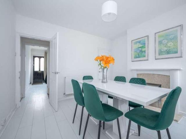 House for sale in Mill End, Green Close