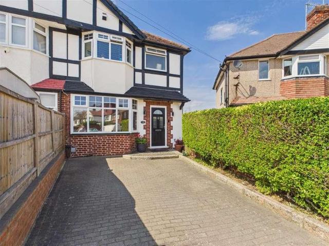 House for sale in Lower Halliford, Surrey