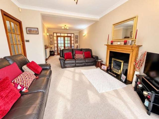House for sale in Dixons Green, Dudley