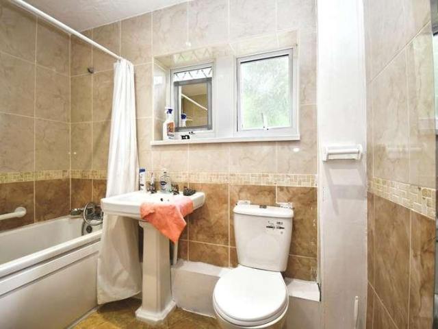 House for sale in Orchard Park, Hull