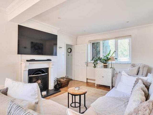House for sale in Barton Stacey, Hampshire
