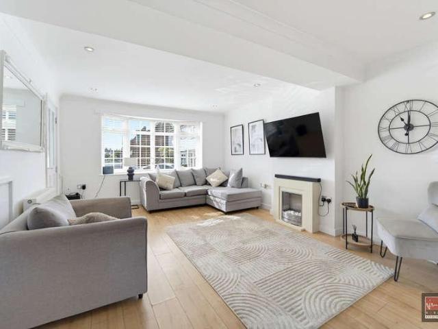 House for sale in Lower Halliford, Surrey