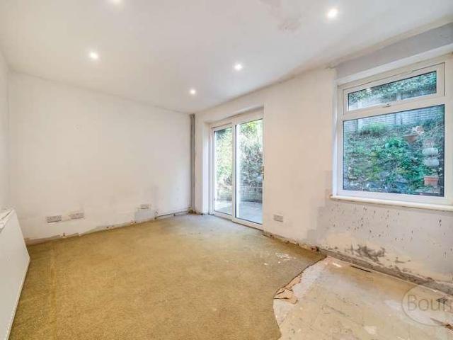 House for sale in Holloway Hill, Waverley