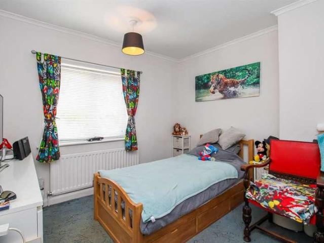 House for sale in Wakefield, Outwood