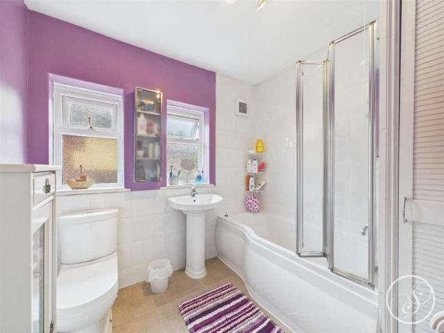 House for sale in Primley Park, Alwoodley