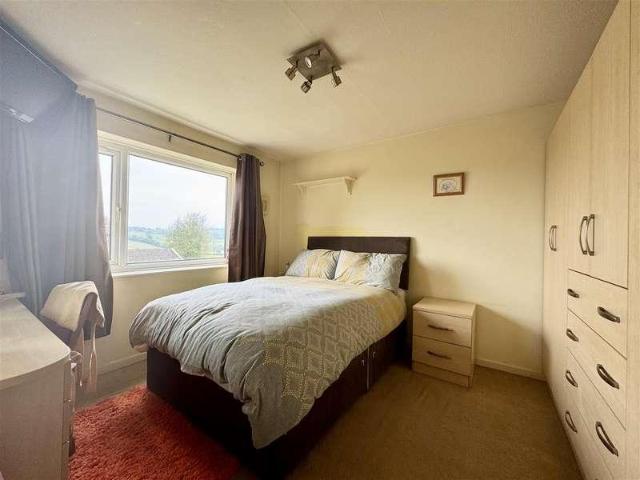 House for sale in Huddersfield, Highburton