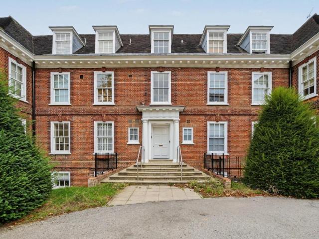 House for sale in Golders Green, Greater London