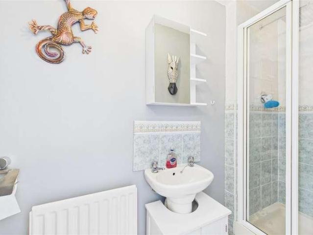 House for sale in Coddington, Alverton