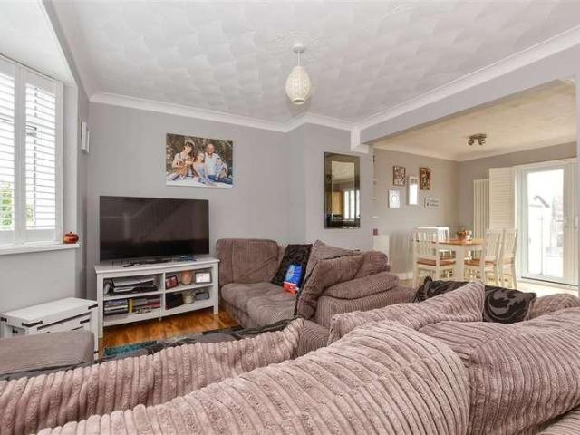 House for sale in Hunter's Forstal, Canterbury