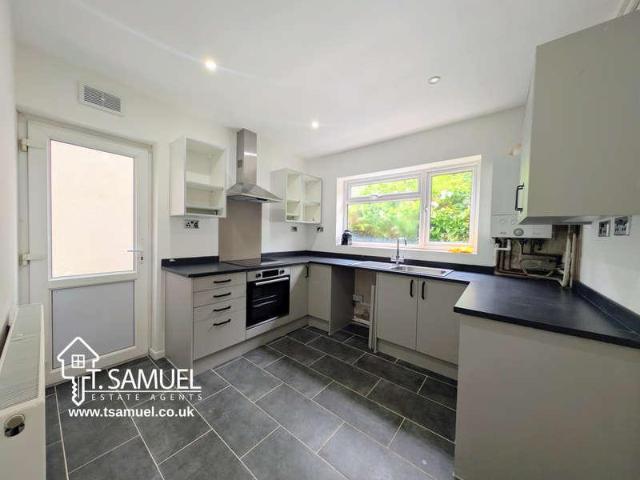 House for sale in Robertstown, Trecynon