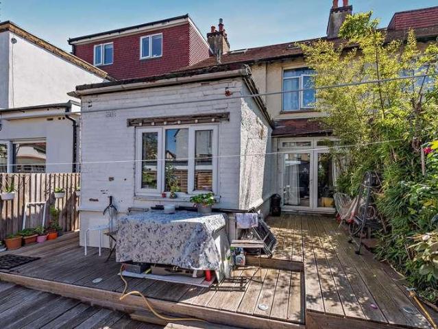 House for sale in London Borough of Ealing, Park Royal