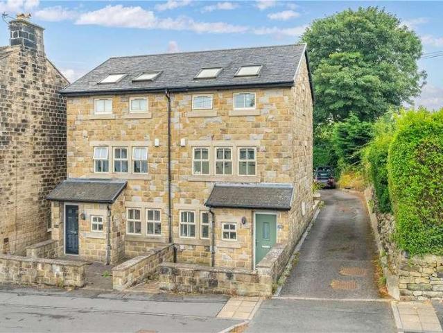 House for sale in Westfield, Guiseley