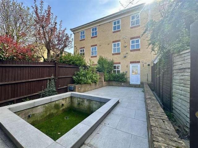 House for sale in Slough