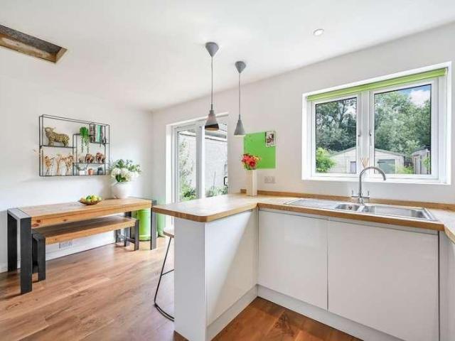 House for sale in Worcester Park, Motspur Park