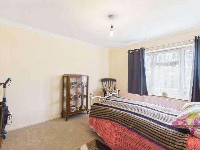 House for sale in Heol-las, Surrey