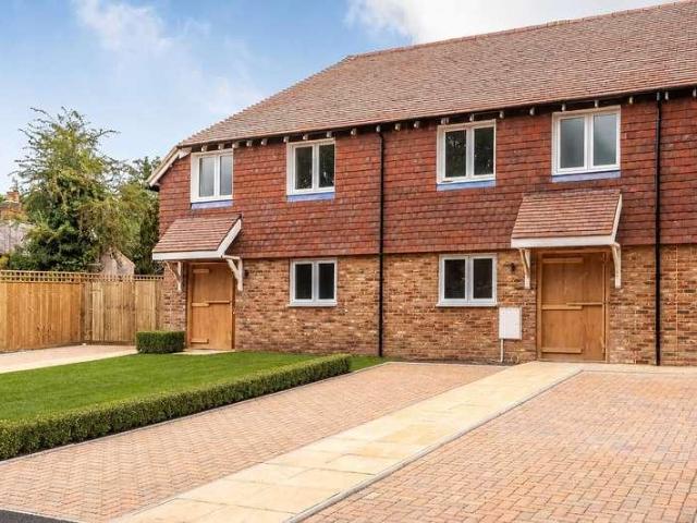 House for sale in Fole, Surrey