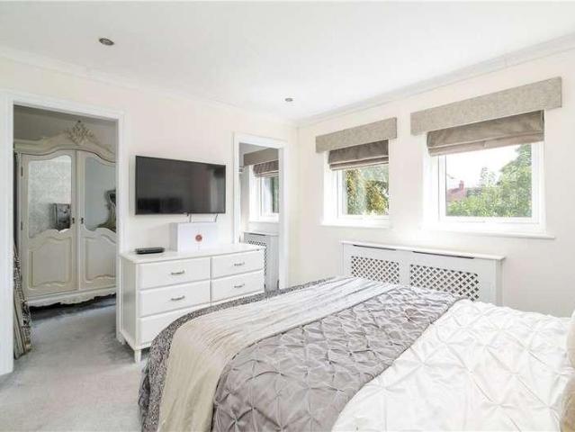 House for sale in Ben Rhydding, Ilkley