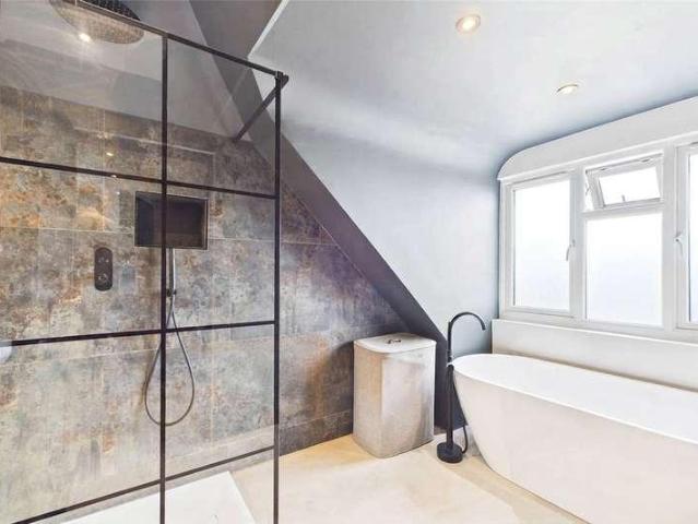 House for sale in Lightwater, Surrey Heath