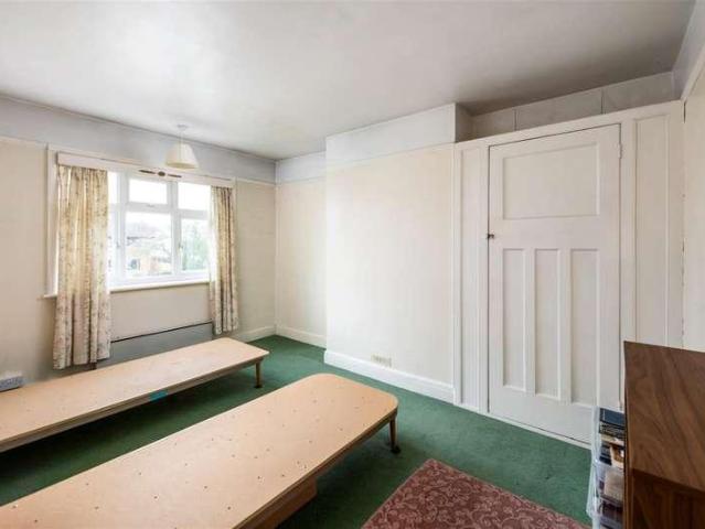 House for sale in Meath Green, Reigate and Banstead