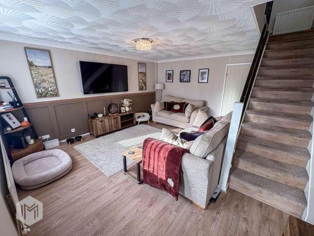 House for sale in Oakwood