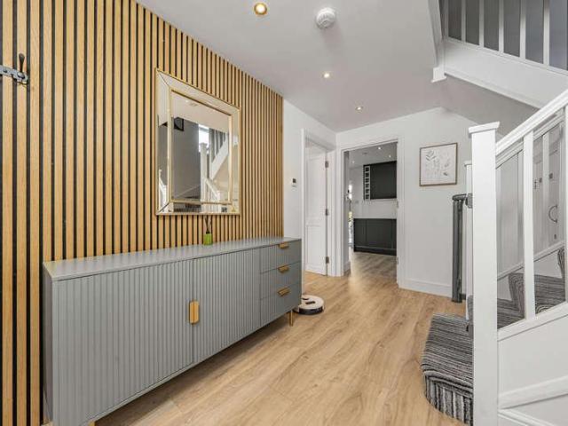 House for sale in London Borough of Hounslow, Spring Grove