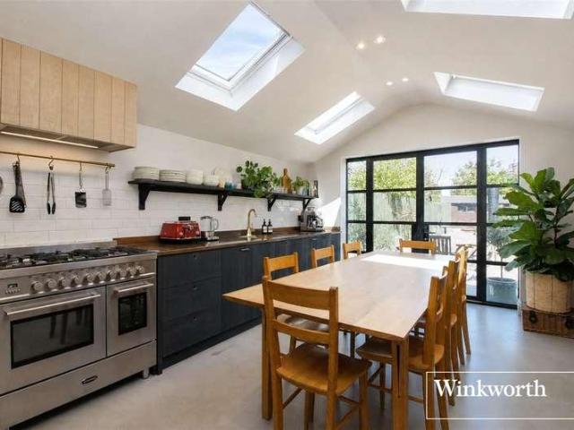 House for sale in Borehamwood, Hertsmere