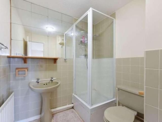 House for sale in London Yard, Isle Of Dogs