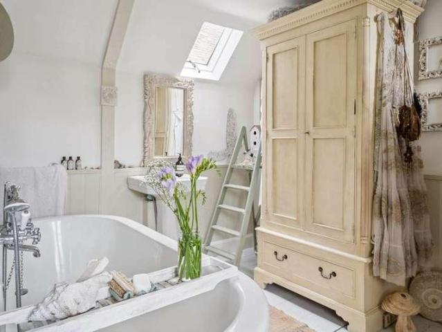 House for sale in Aston Clinton, Buckinghamshire