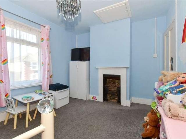 House for sale in Oakfield, Ryde