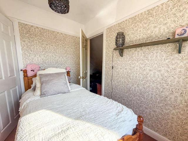 House for sale in Dixon's Green, West Midlands