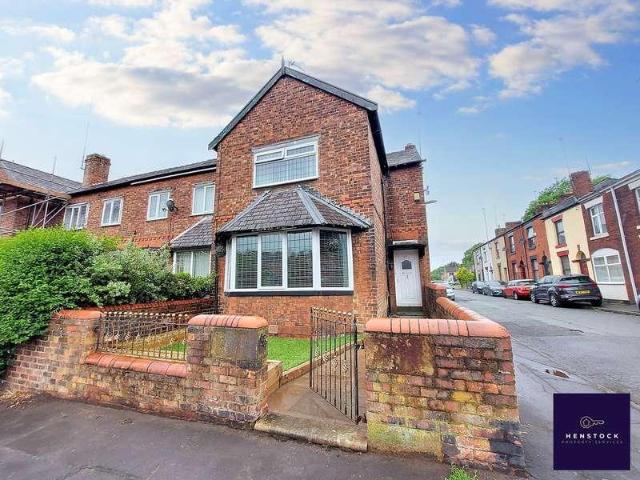 House for sale in Rhodes, Burnedge