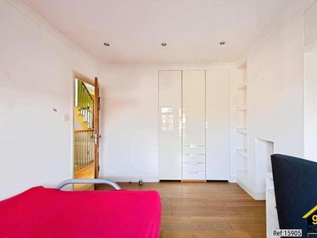 House for sale in Brent Cross, Greater London