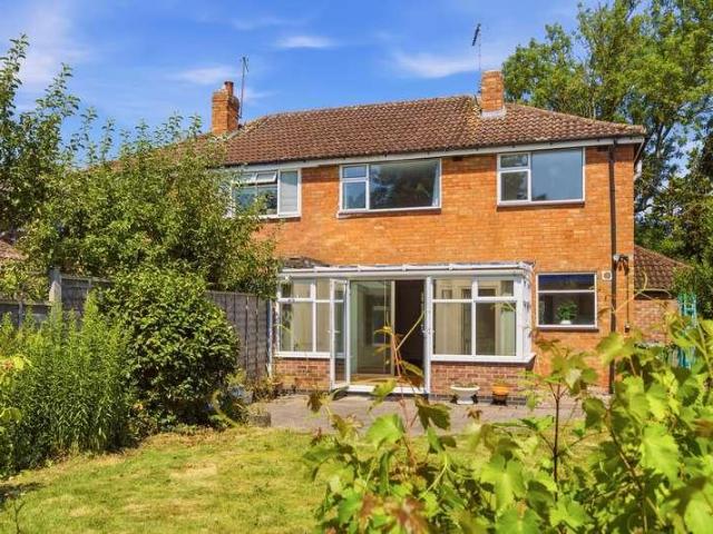 House for sale in Green Close, Warwickshire