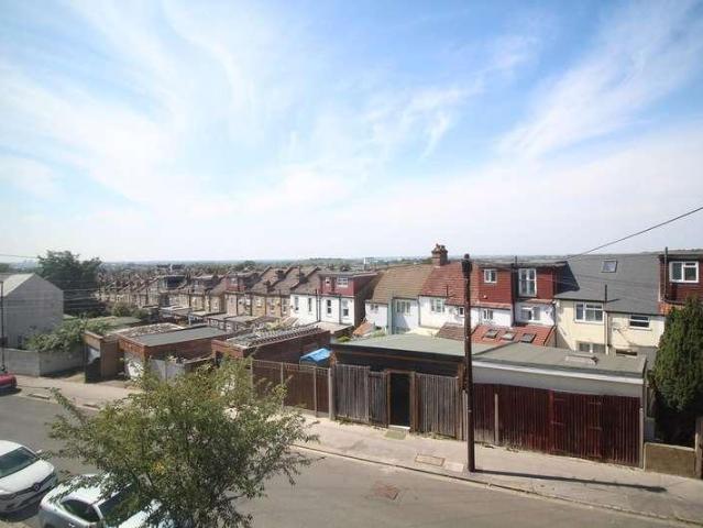 House for sale in Thornton Heath, Thornton Heath