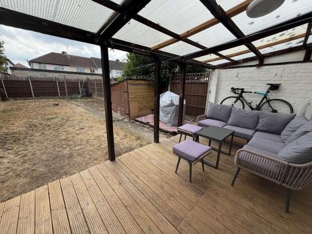 House for sale in Napsbury Park, Five Acres