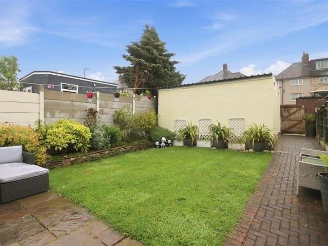 House for sale in Loundsley Green, East Midlands