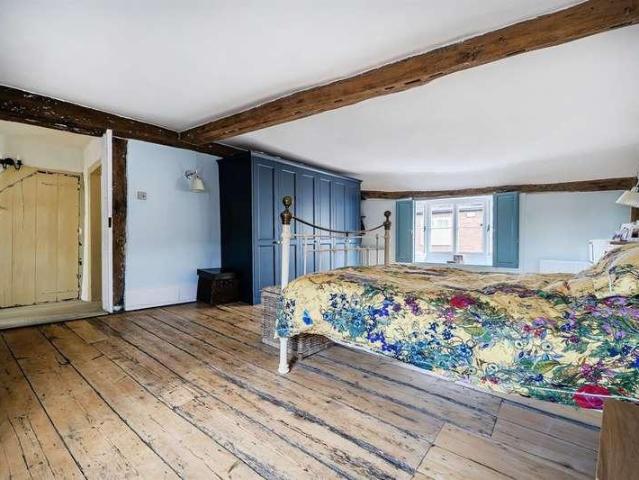 House for sale in Oad Street, Kent