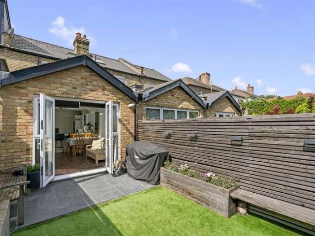 House for sale in London Borough of Hounslow, Spring Grove