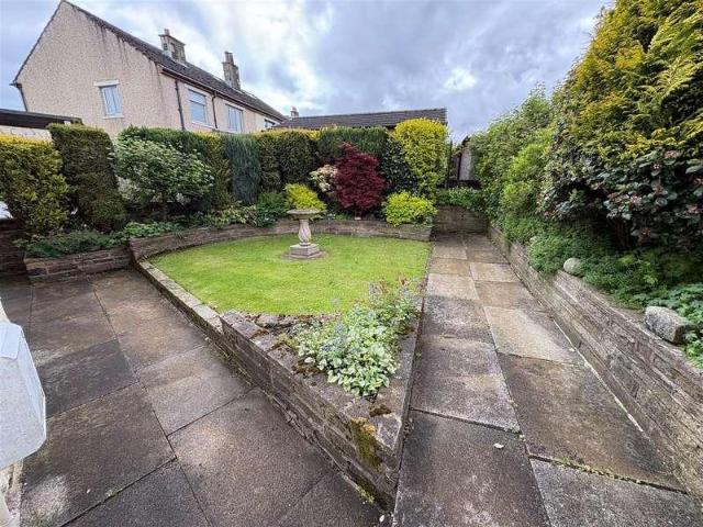 House for sale in Westwood Park, Queensbury