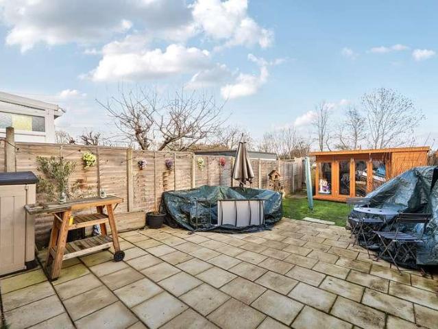 House for sale in Motspur Park, Greater London