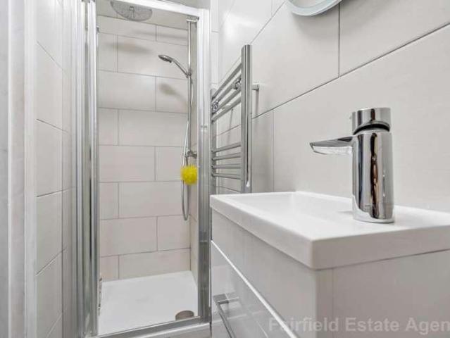 House for sale in South Oxhey, Batchworth