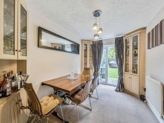 House for sale in Little Stanmore, Greater London
