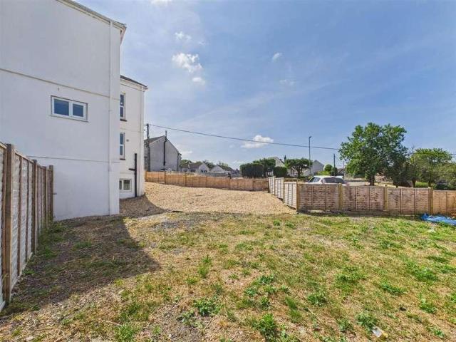 House for sale in Pont-henri, Wales