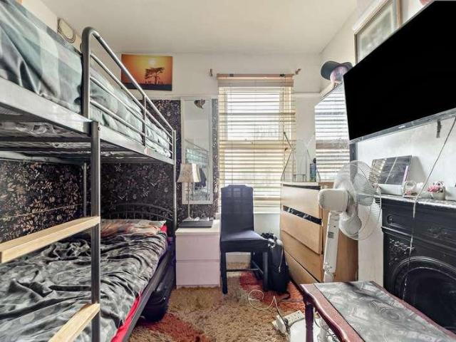House for sale in Northumberland Heath, Greater London