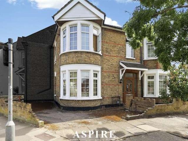 House for sale in Alton Barnes, Essex
