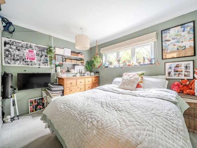 House for sale in Wanborough, Westborough