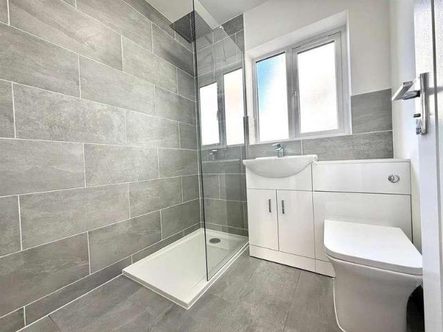House for sale in The Prinnels, Swindon