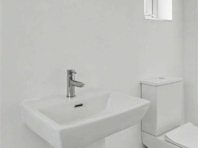 House for sale in Attenborough, East Midlands